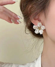 Load image into Gallery viewer, Casual White Sterling Silver Alloy Floral Stud Earrings