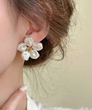 Load image into Gallery viewer, Casual White Sterling Silver Alloy Floral Stud Earrings