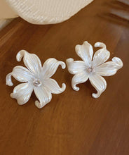 Load image into Gallery viewer, Classy White Acrylic Zircon Floral Stud Earrings