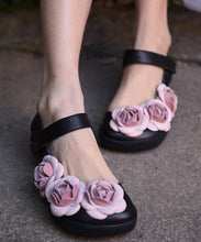 Load image into Gallery viewer, Floral Black Buckle Strap Splicing Leather Upper Baotou Walking Sandals