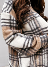 Load image into Gallery viewer, Loose Khaki Peter Pan Collar Pockets Plaid Woolen Coat Fall