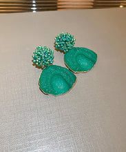 Load image into Gallery viewer, Retro Green Copper Acrylic Rice Beads Drop Earrings