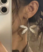 Load image into Gallery viewer, Retro Silk Sterling Silver Hollowing Out Butterfly Drop Earrings