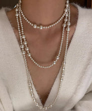 Load image into Gallery viewer, Simple White Pearl Graduated Bead Necklace