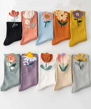 Load image into Gallery viewer, Style Versatile Floral Jacquard Cotton Mid Calf Socks