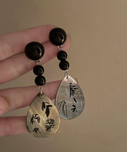 Load image into Gallery viewer, Vintage Black Acrylic Alloy Print Shell Water Drop Drop Earrings