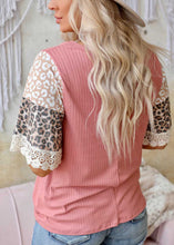 Load image into Gallery viewer, Boho Pink O-Neck Lace Patchwork Leopard Print Tank Top Short Sleeve