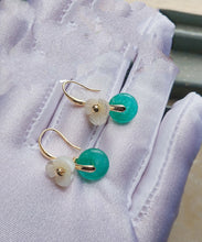 Load image into Gallery viewer, Chic Peacock Blue Jade Shell Floral Drop Earrings