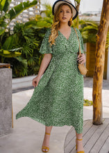 Load image into Gallery viewer, French Green Print Wrinkled Long Dresses Short Sleeve