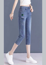 Load image into Gallery viewer, Vogue Blue Embroideried Button Crop Jeans